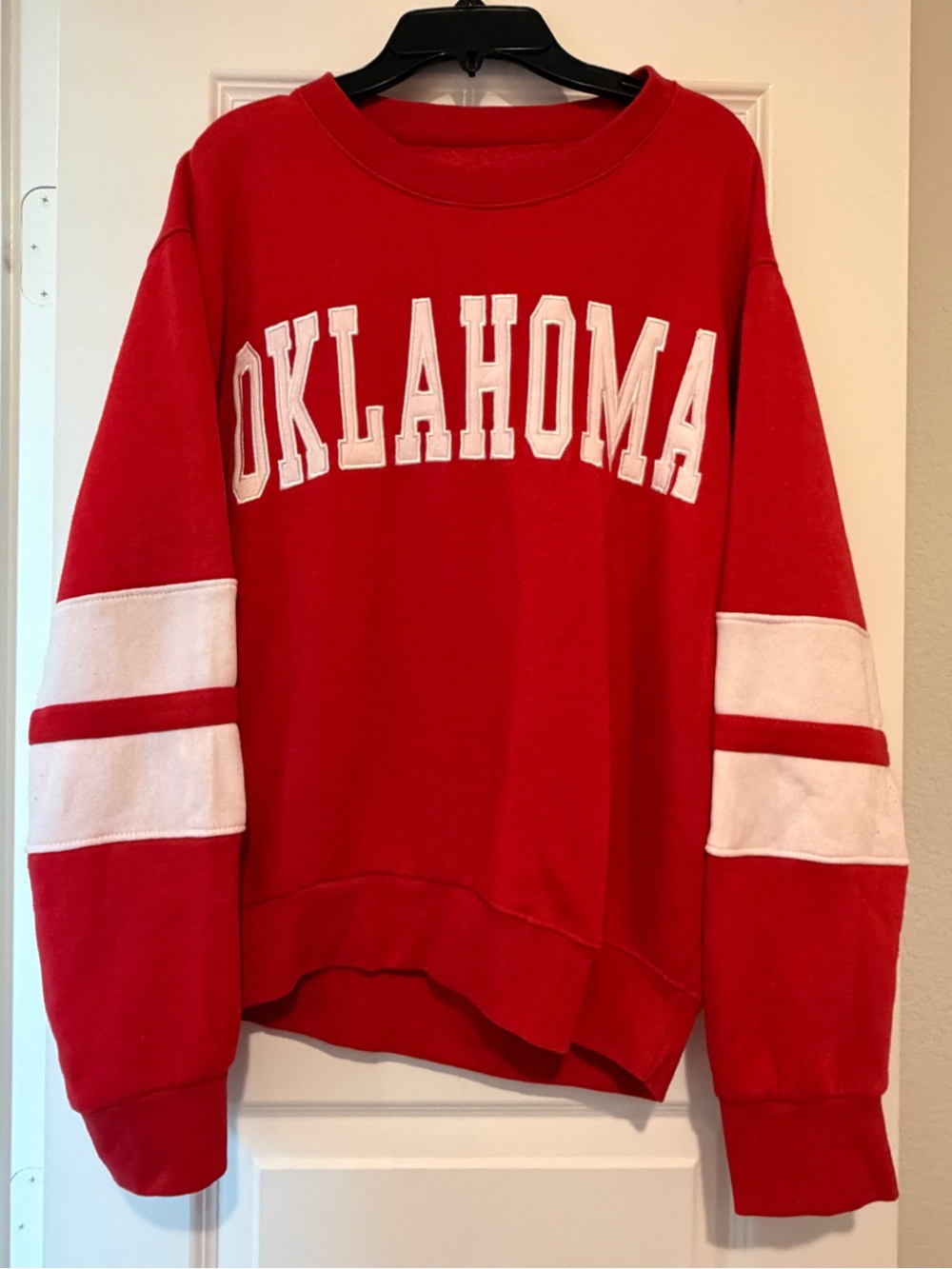 New York Popular Oklahoma Sooners Red Varsity Sweatshirt Womenโs Small Oversized